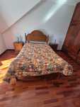 Cama antiga em bom estado - madeira maciça, inclui colchão + mesas cab