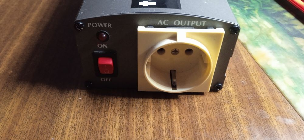 Перетворювач з 12v в 220v  (під ремонт)
