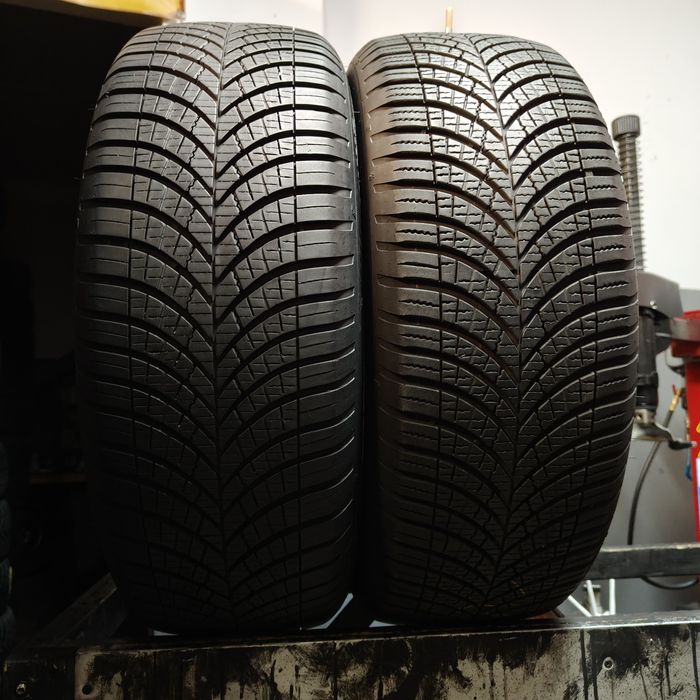 215/55/18 XL Sprzedam parę opon całorocznych Goodyear