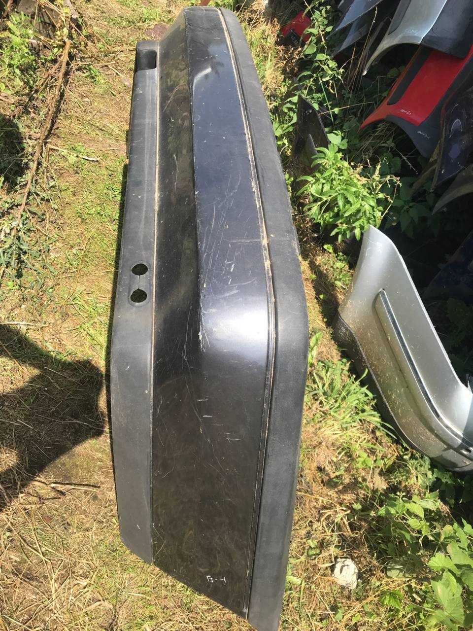 Бампер задній задний Volkswagen Vento 92-98 Фольксваген 1H5807417
