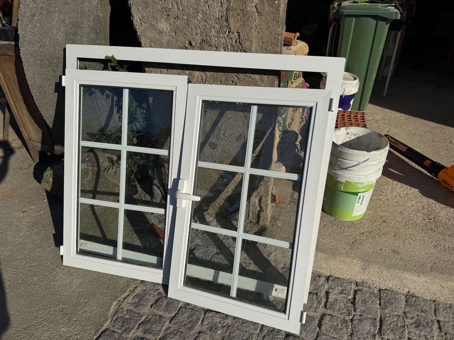 Janelas alumínio com vidro duplo R rotura térmica pequena.
