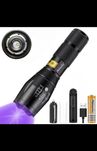 Latarka UV bardzo mocna 2w1 365nm oraz 395nm akumulator zoom bursztyn