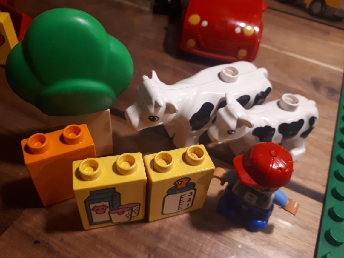 Czerowny samochód lego duplo