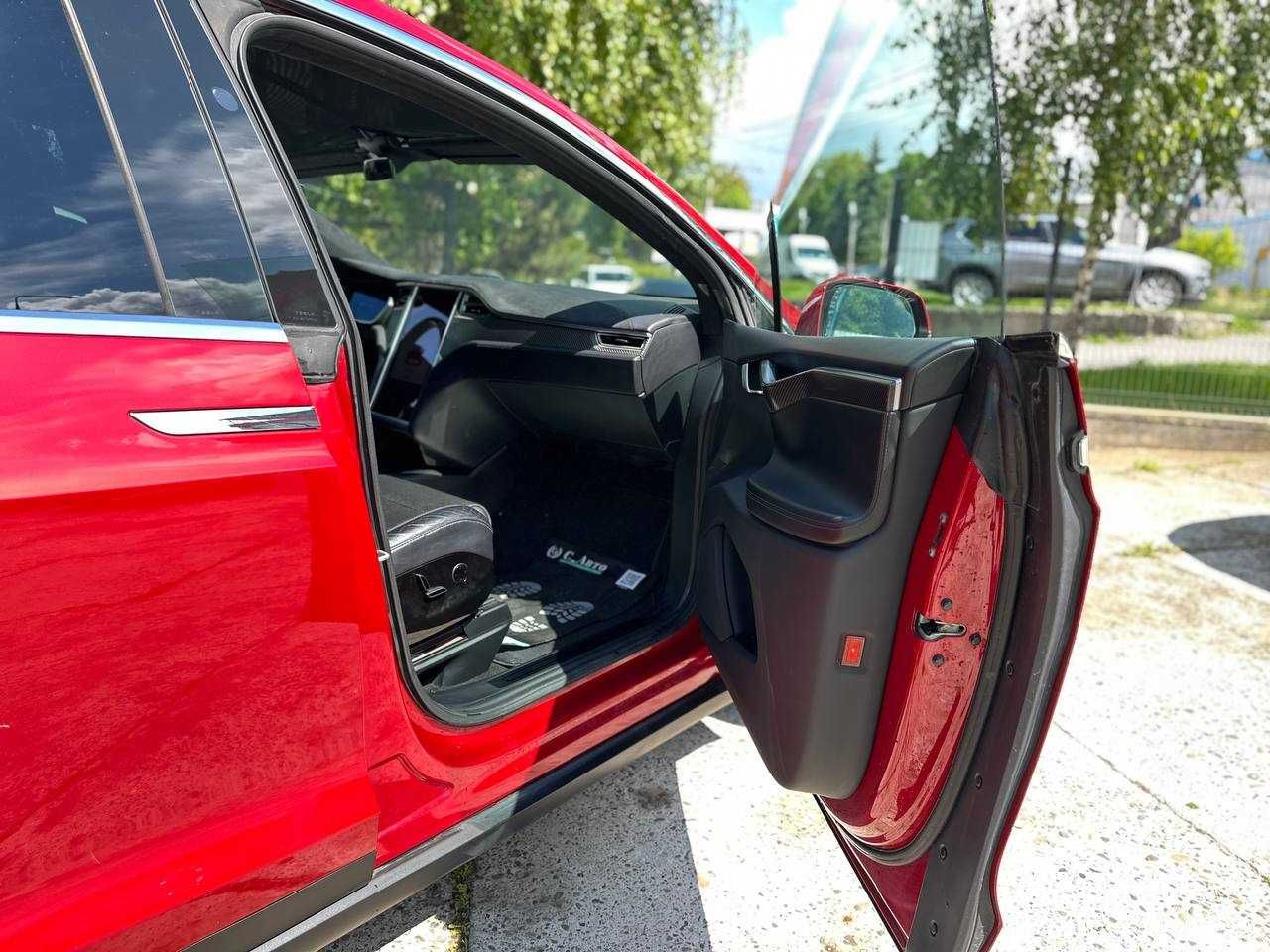 Tesla Model X 75D 75 kWh Dual Motor в кредит без авансу!
