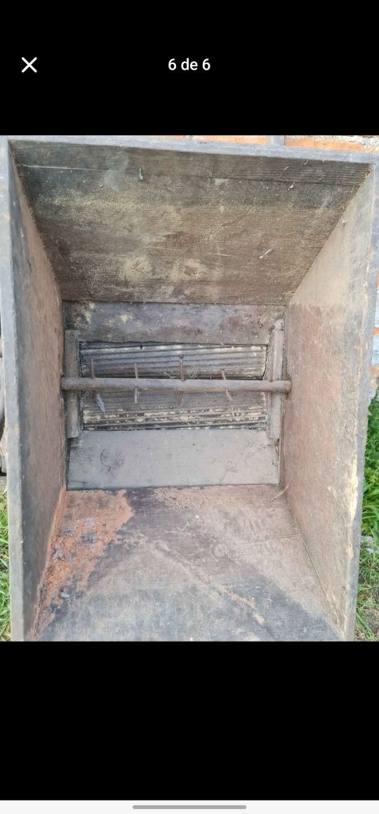 Esmagador de uva manual