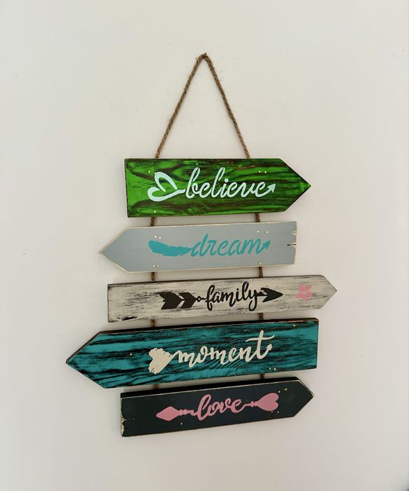 Placas decorativas em madeira