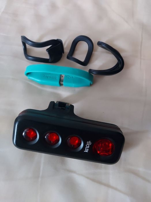 Lampka rowerowa tylna 4 diody LED 5 trybów widoczna 1000m Knog Blinder