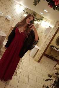 Lulus suknia S Bariano kolor krwistej czerwieni