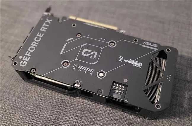 RTX 4060 8GB asus dual OC