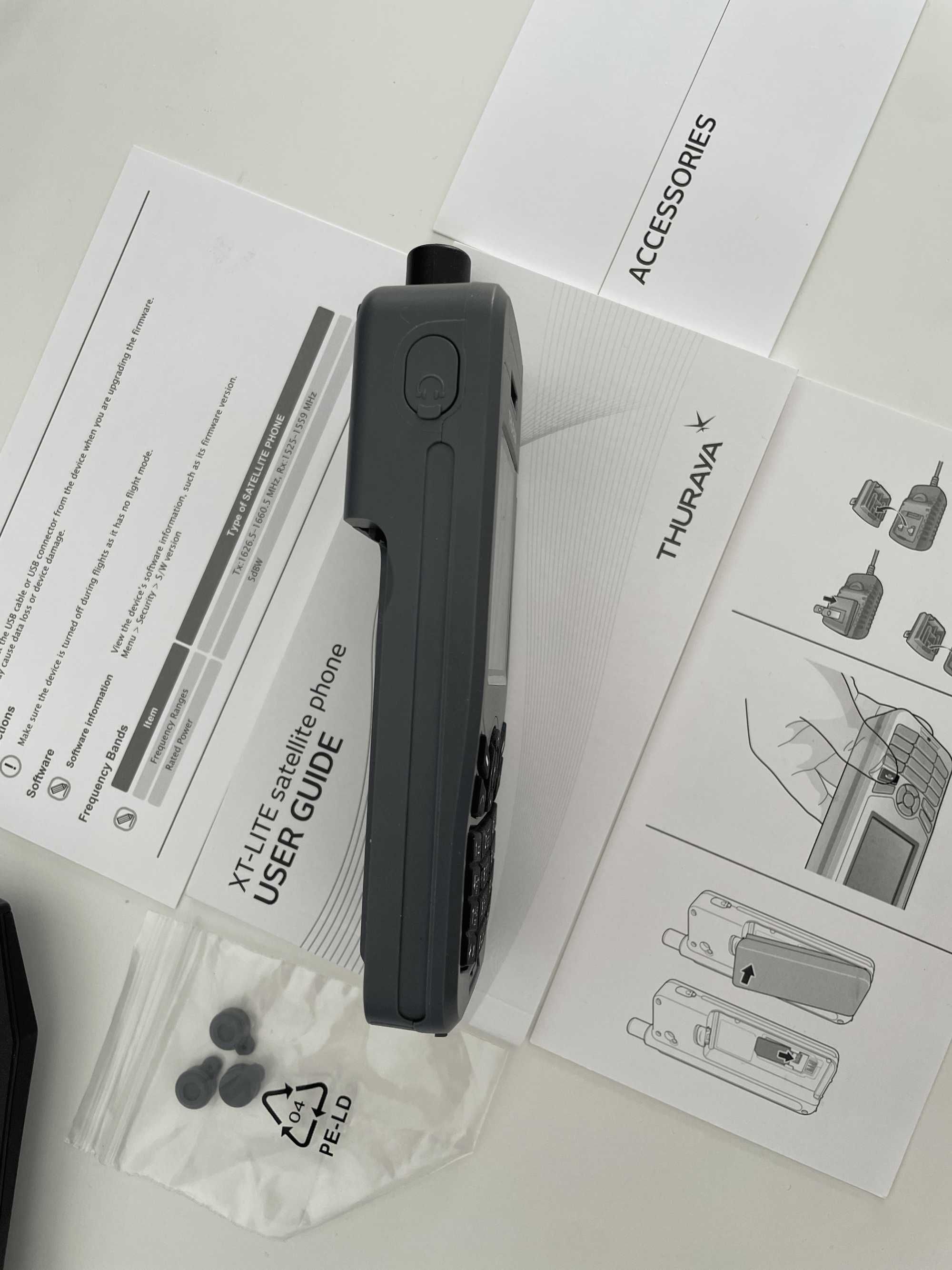 Thuraya XT-LITE, Telefon Satelitarny