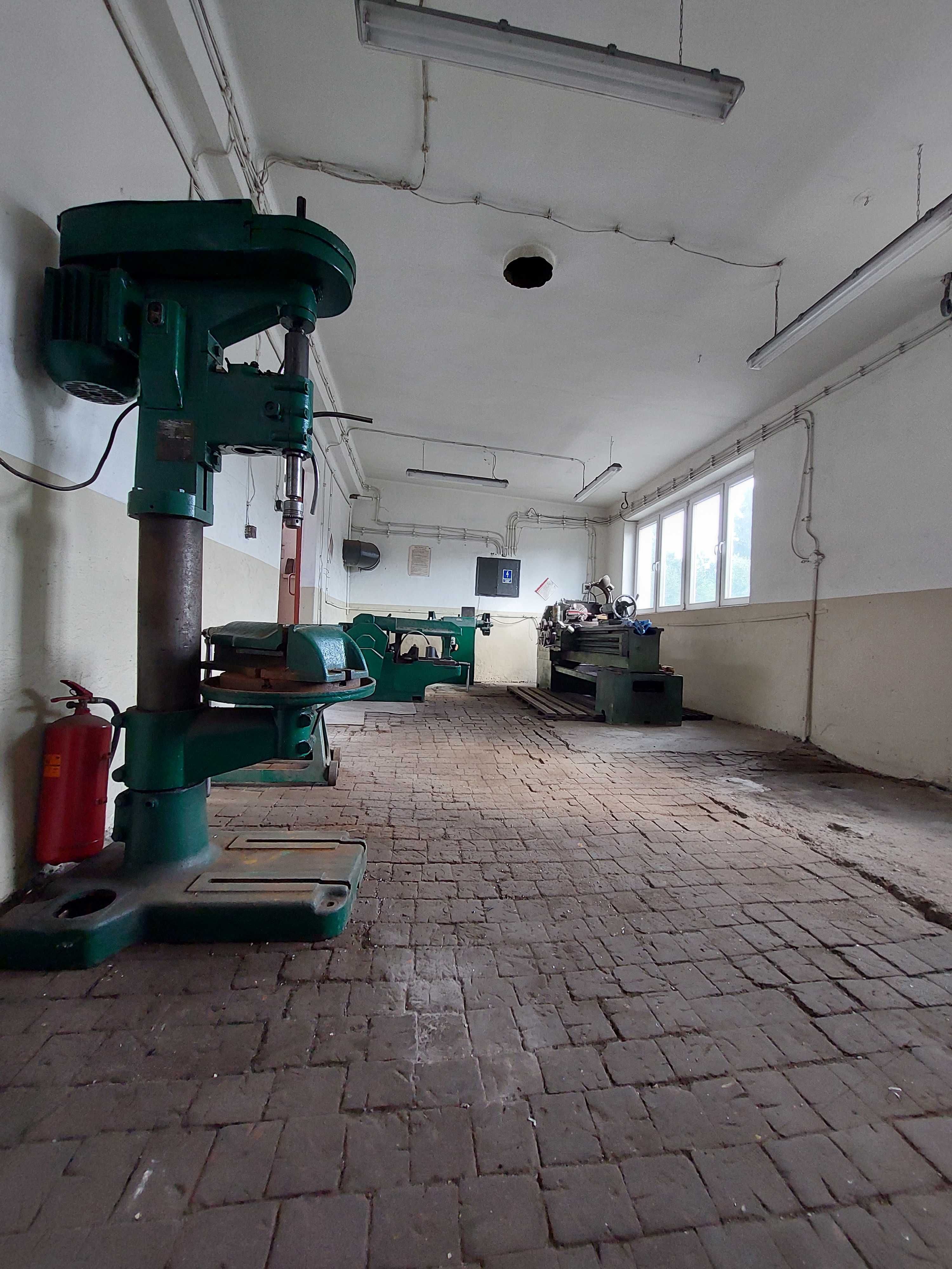 Warsztat, Hala 300m². Wysokie bramy.