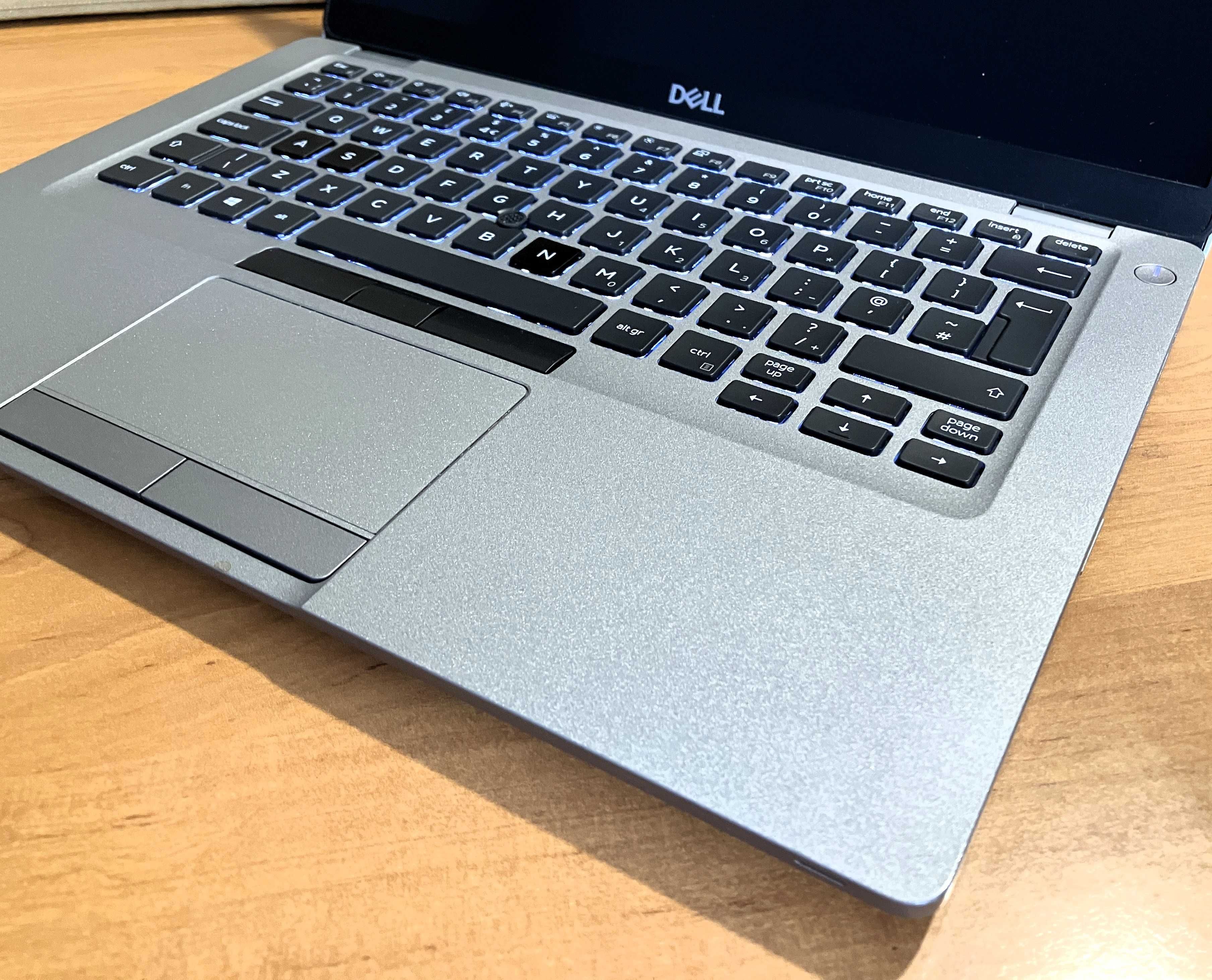 Laptop DELL 5410 Intel® Core™ i5-10th 16GB 256GB SSD USB-C™ LTE 5G FHD