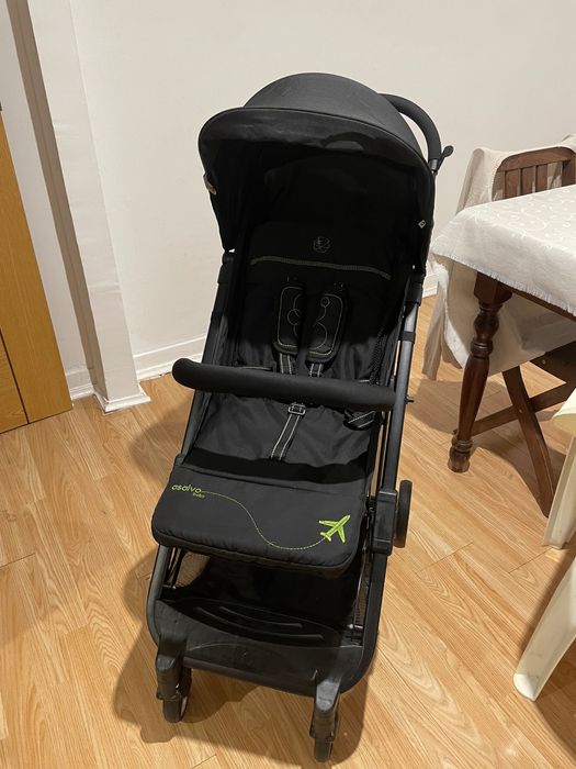 Carrinho de bebé dobrável e ovo