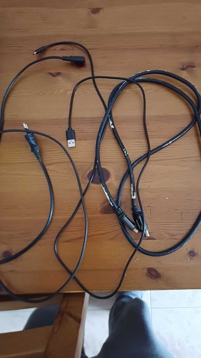 Playstation 4 fat 1tb + 4 jogos