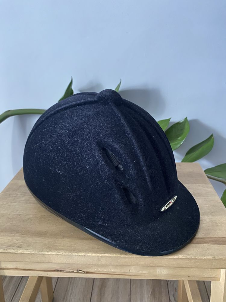 Kask/toczek jeździecki Casco.