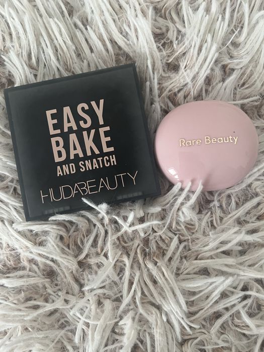 Zestaw: huda beauty easy bake, rare beauty roz kremowy