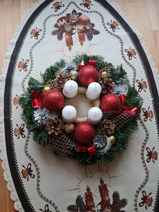 Stroik wieniec wianek adwentowy na stół świąteczny na świece swieczki