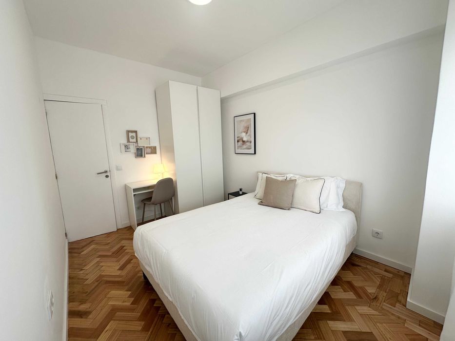 Arrendamento de Quarto de Luxo na Rua Gonçalo Cristóvão, 128