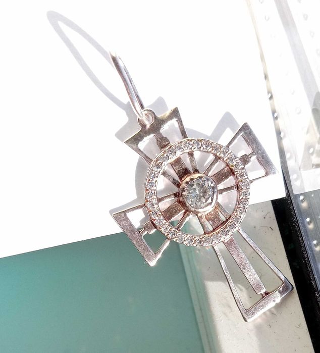 Кулон підвіска Хрестик з каменями. Срібло 925 проба, вага 2,77 г