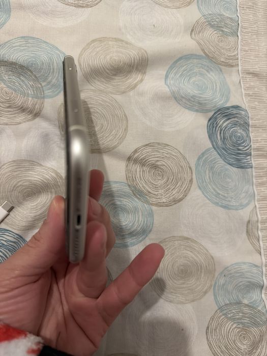 iPhone 11 128GB – Usado, Bom Estado.