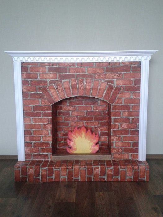 Камін декоративний  з картона  для фотозони