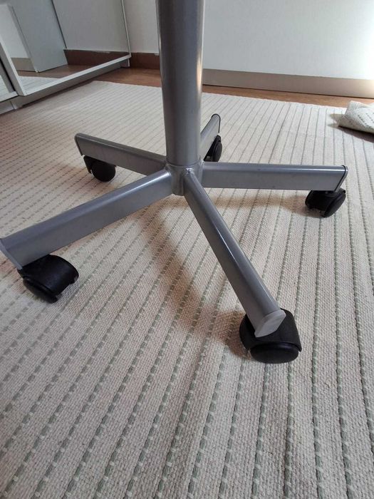 Cadeira IKEA JULES, com estrutura - Rosa