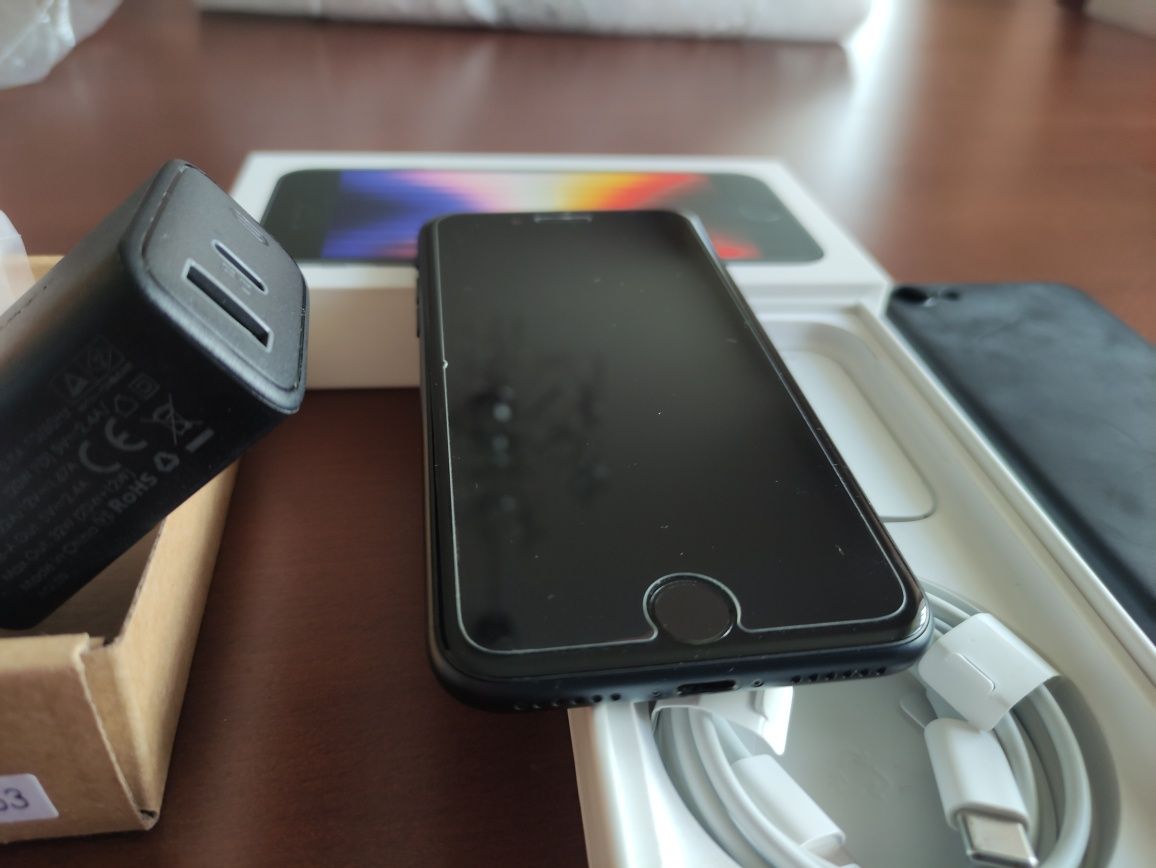 iPhone SE 3, 64GB, Czarny