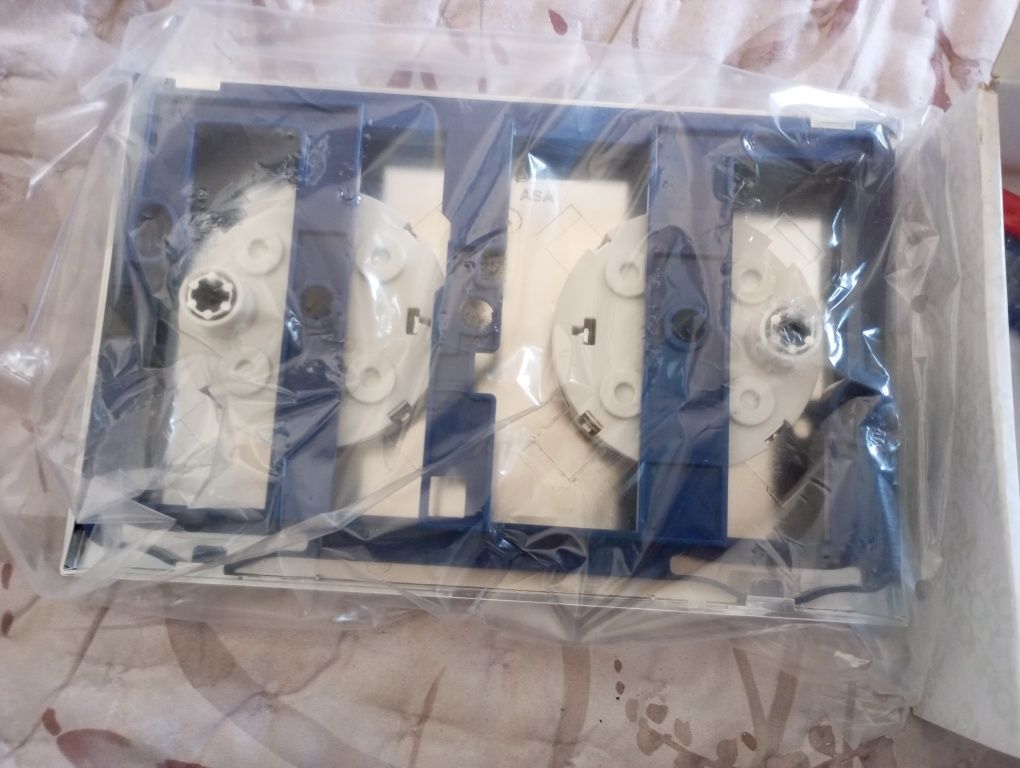 Espelho de autoclismo de parede Roca PL6 Dual Flush cromada