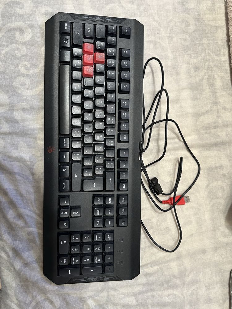 Клавіатура bloody Q100