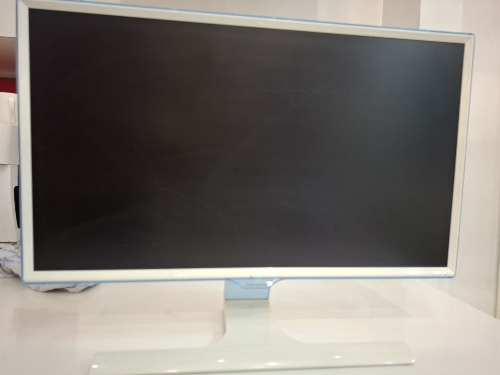 Монітор Samsung LS24E39HLO