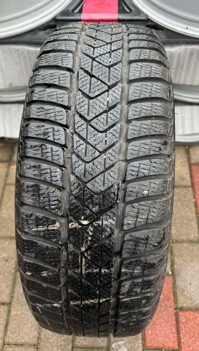 Opona zimowa 205/60 r16 Pirelli Sottozero 3 96H 2019r 987#