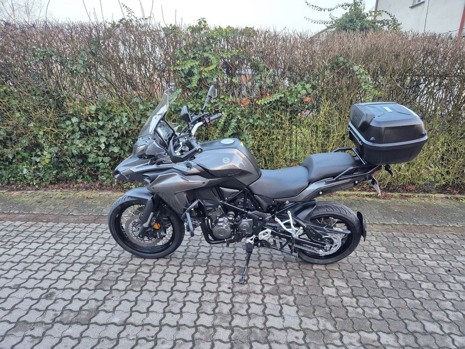 Benelli TRK 502X 2019 rok ABS A2 gmole halogeny kufer GIVI