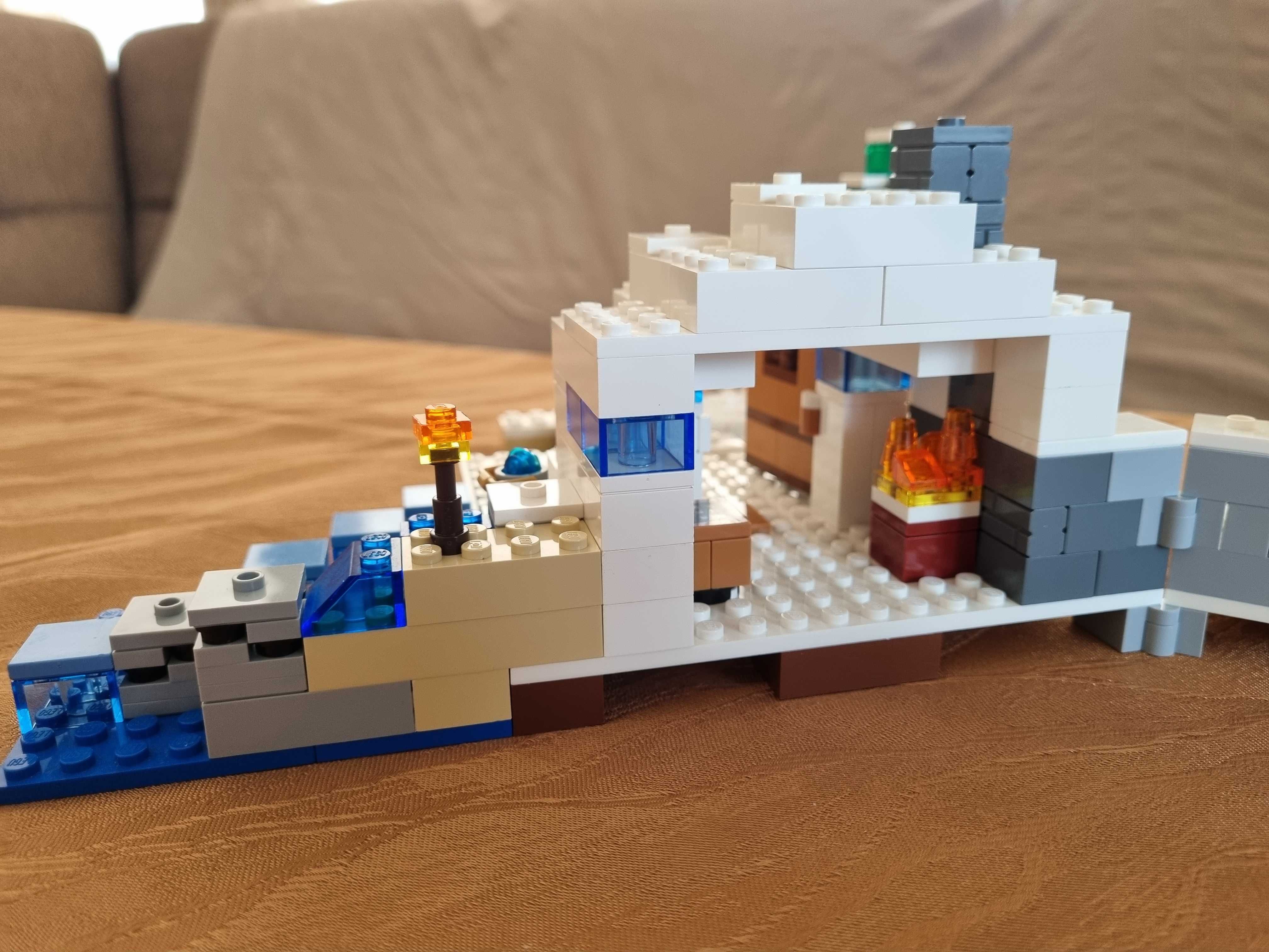Lego Minecraft 21120 Śnieżna kryjówka.