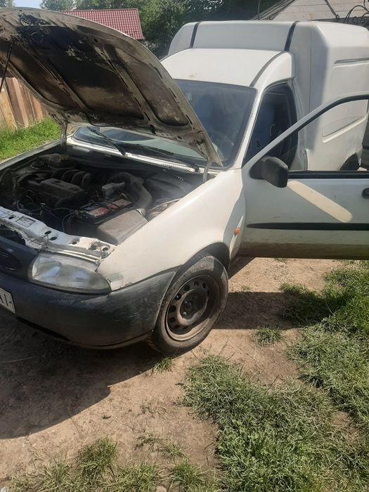 Розбераю форд курєр 1.8 дізель