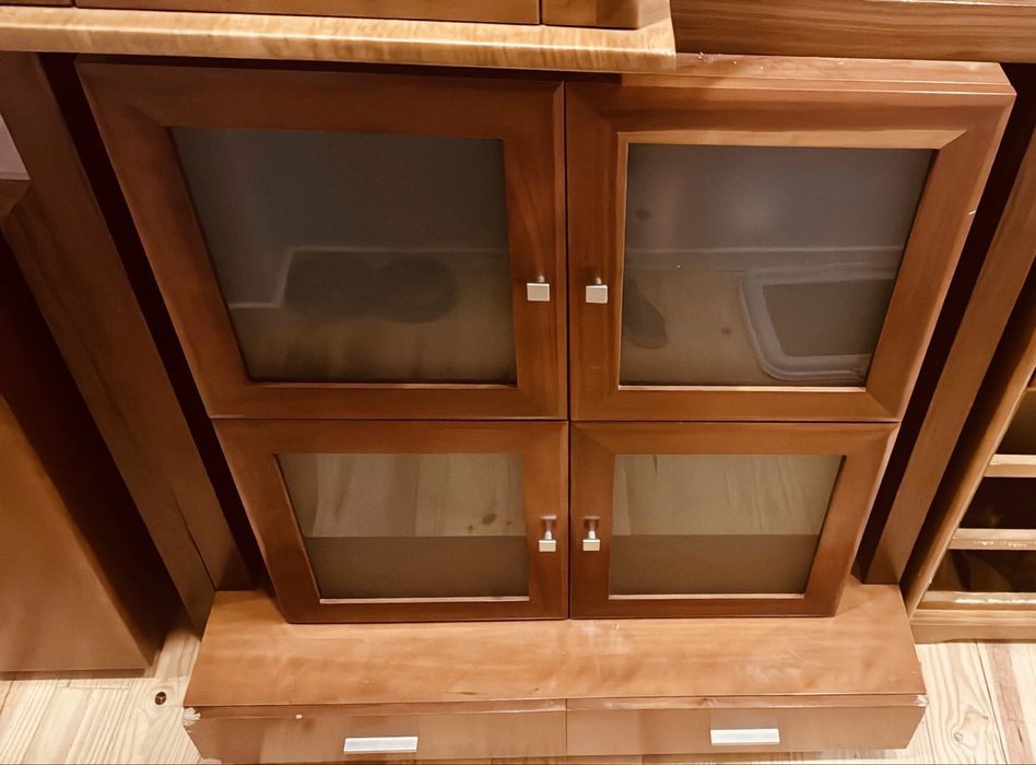 Móveis de madeira maciça