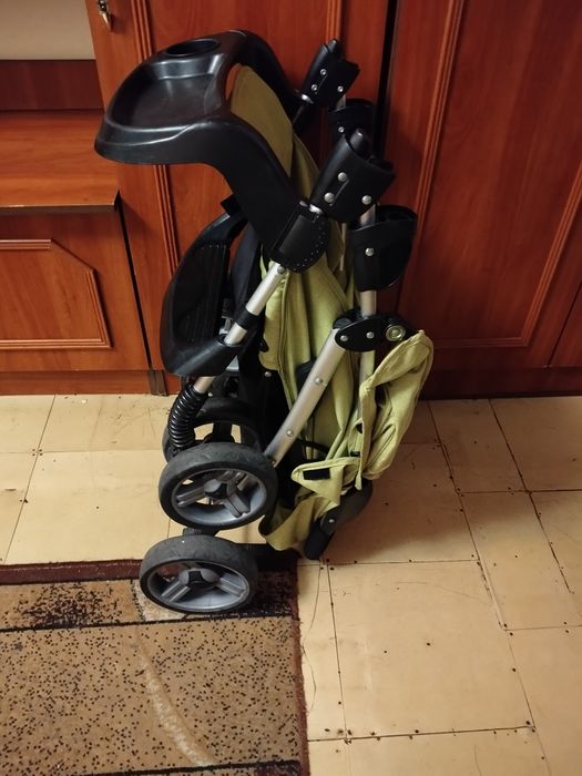 Дитячий візочок, добре складається