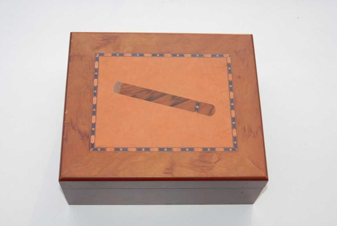 Stare pudełko na cygara cygaro antyk zabytek