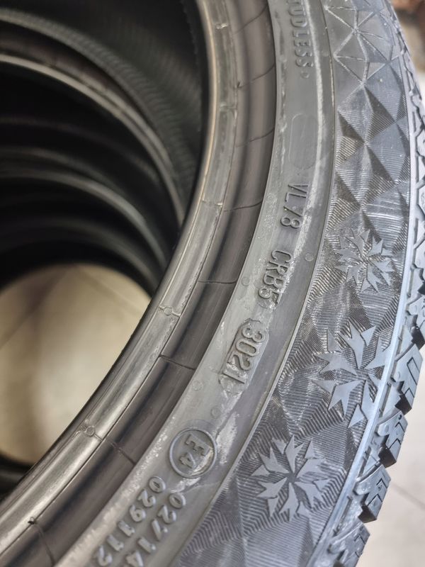 Komplet Opon Zimowych Continental Viking Contact 7/225/45 R18 Ssr Runf