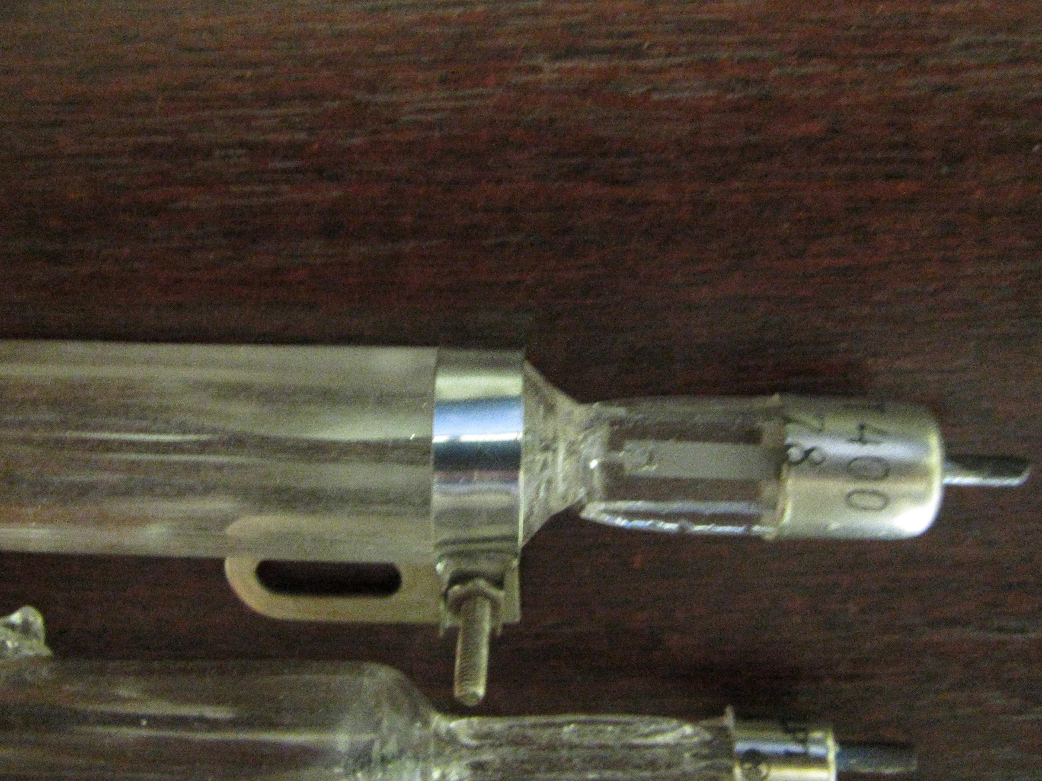 Лампа разрядная ртутная трубчатая ДРТ- 220.