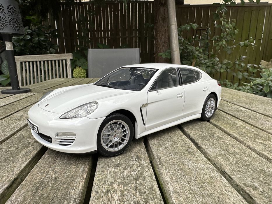 Porsche Panamera 4s Norev 1/18
