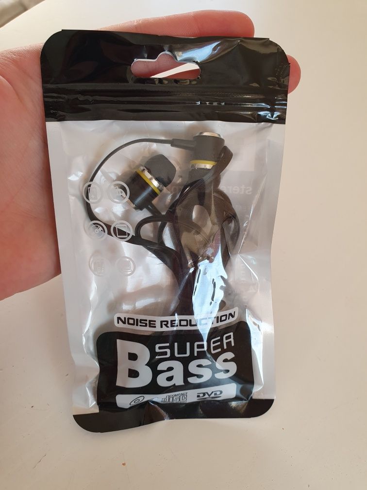Sluchawki czarne uniseks Super Bass