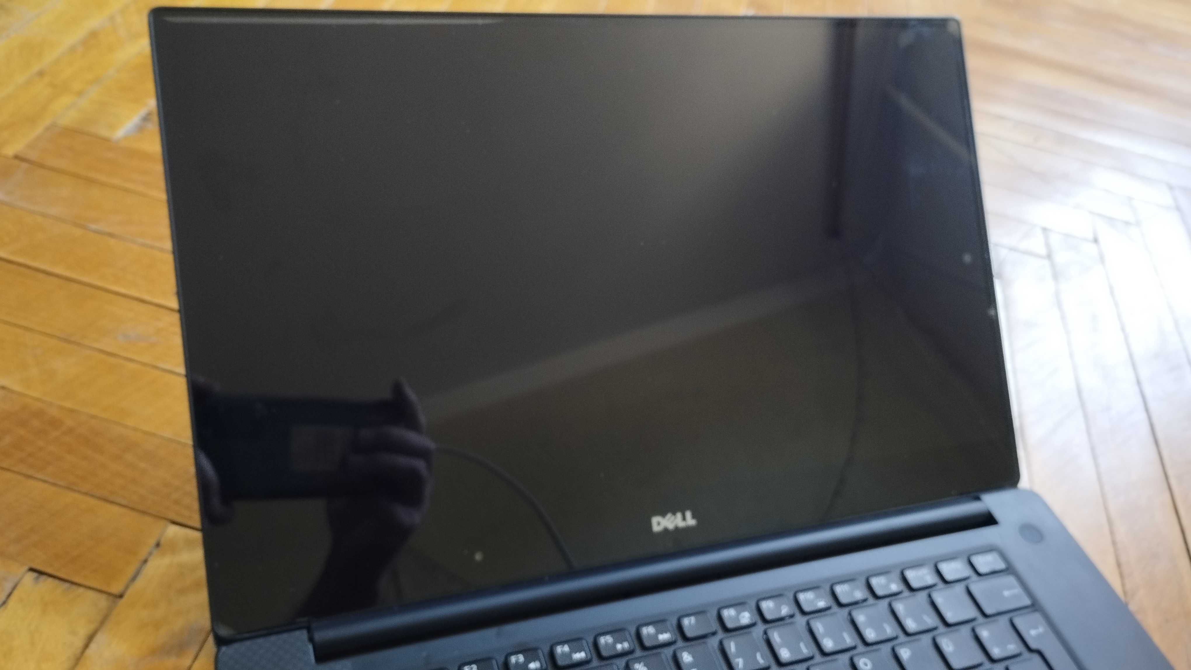 Dell XPS 15 9560 GTX 1050 4K сенсорний екран i7 7700hq 8gb 128gb