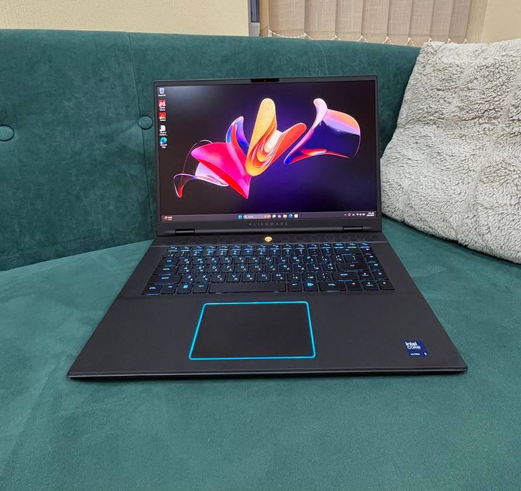 Alienware m16R2 Intel Core Ultra 9 185H, 64Gb, NVIDIA GeForce RTX 4070