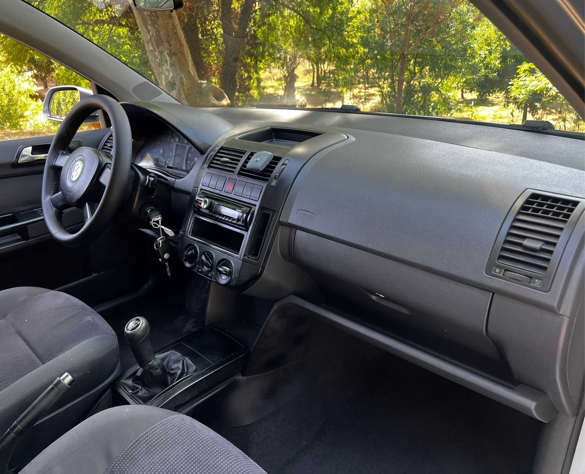 Volkswagen Polo 1.2 Confort Line (SÓ 1 REGISTO)-Excelente Estado Geral