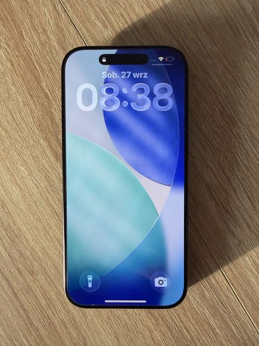 iPhone 16 Pro 512 GB Tytan czarny Bat. 100 %, 10 etui gratis