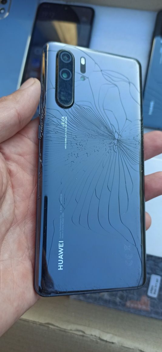 Смартфони Xiaomi poco Samsung та інші одним лотом під відновлення деяк