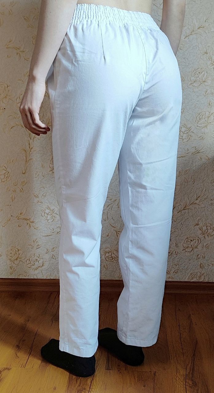 Білі хірургічні штани