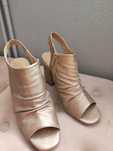 Buty damskie na obcasie