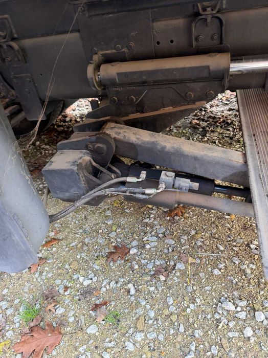 Plataforma elevatória de camiao dobrável