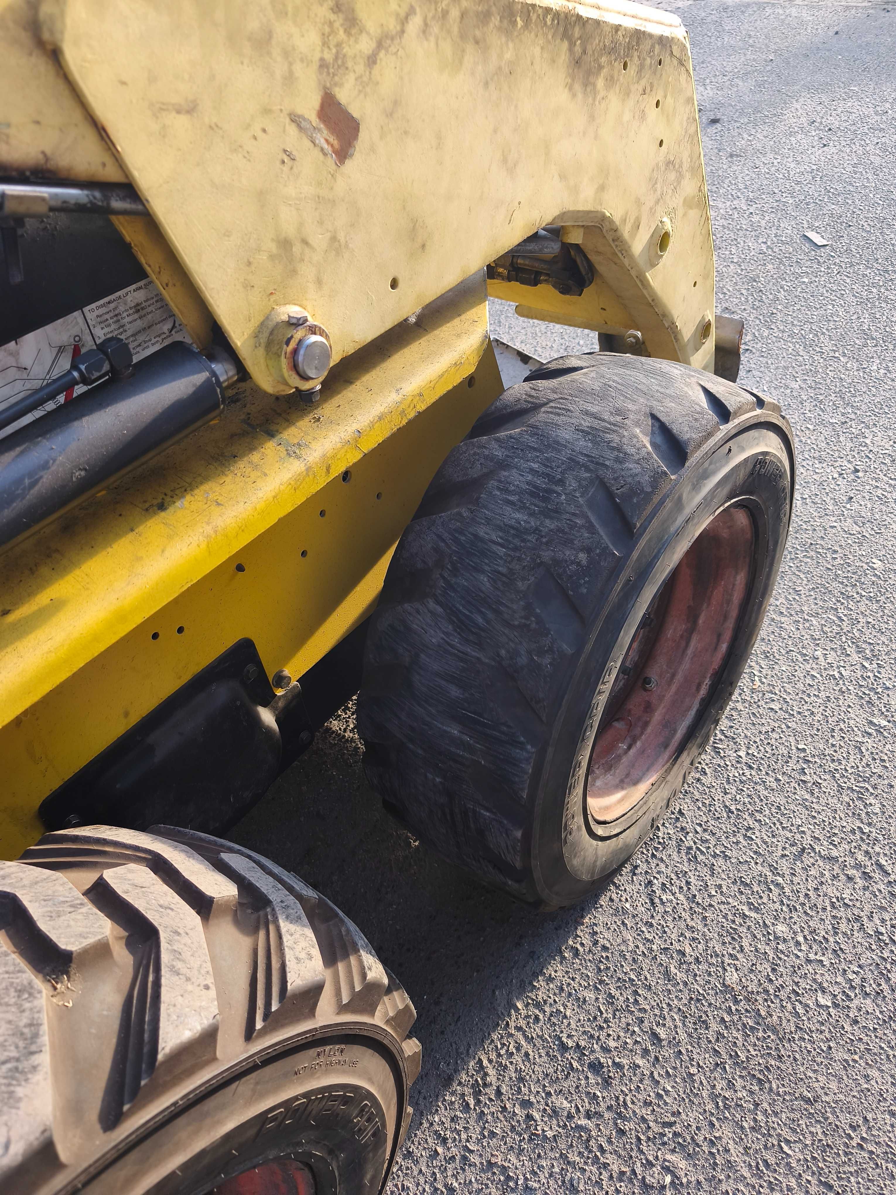 Продам Bobcat S130 б/у 2003 р. 590 кг.